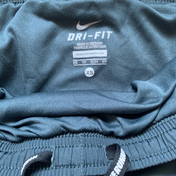 Nike shorts - Picture 5 of 6